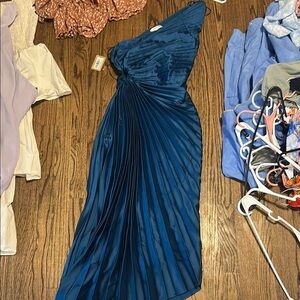 Elegant Blue One-Shoulder Dress